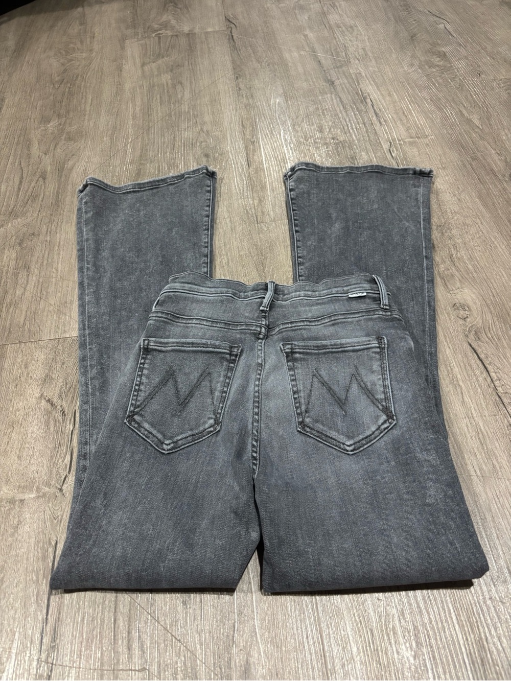 MOTHER High Waisted Weekender Skimp Northern Lights Wash Jeans - Picture 4 of 6